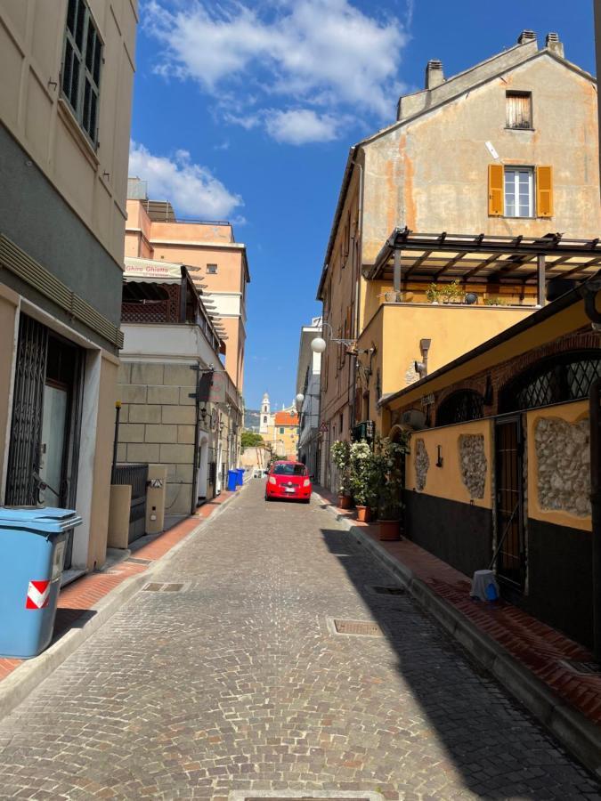 Appartamento Stella Marina In Pieno Centro Di Pietra Ligure Sulla Passeggiata E A Un Passo Dal Mare Exteriör bild
