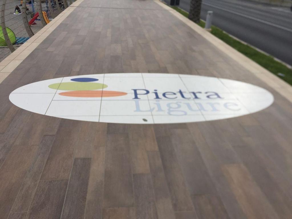 Appartamento Stella Marina In Pieno Centro Di Pietra Ligure Sulla Passeggiata E A Un Passo Dal Mare Exteriör bild